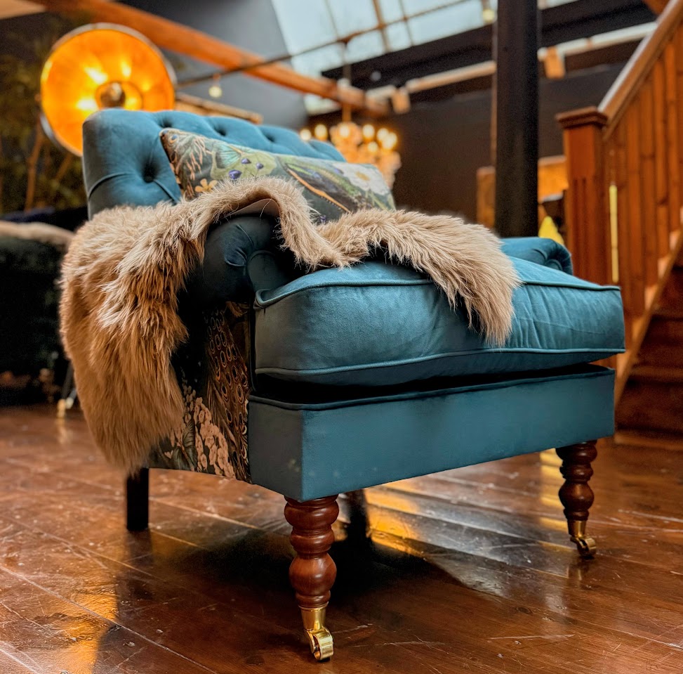 Chairs – Vintage Sofa
