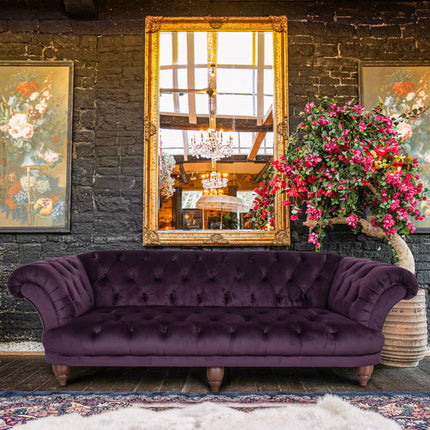 Oskar Italia Chesterfield in Plush Velvet