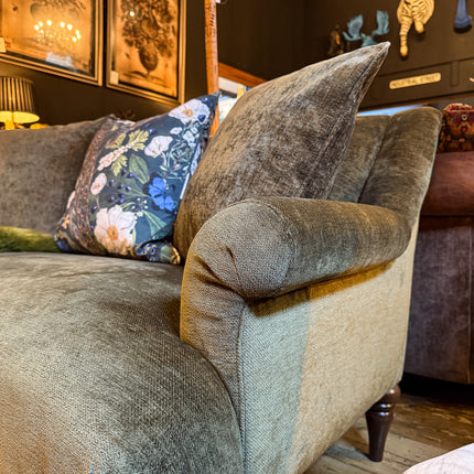 Armitage in Derwent Velvet