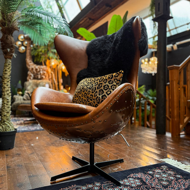 Aviator Egg Chair in Vintage Leather