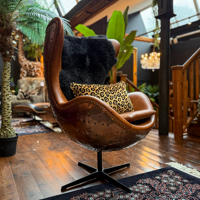 Aviator Egg Chair in Vintage Leather