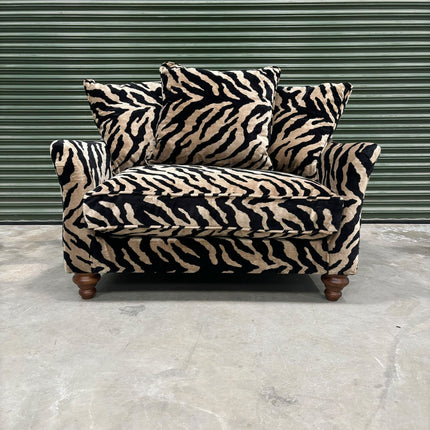 Bugsby Loveseat Snuggler in Zebra Cream (Verbatex) - Factory Seconds