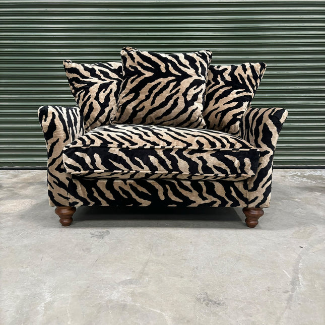 Bugsby Loveseat Snuggler in Zebra Cream (Verbatex) -