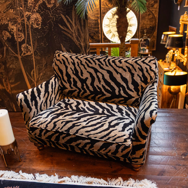 Bugsby Loveseat in Cream Tiger Velvet - Factory Seconds