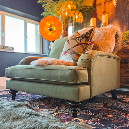 Darcey in Trinity Velvet