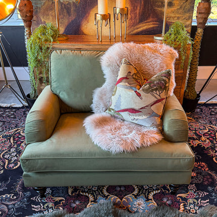 Darcey in Trinity Velvet