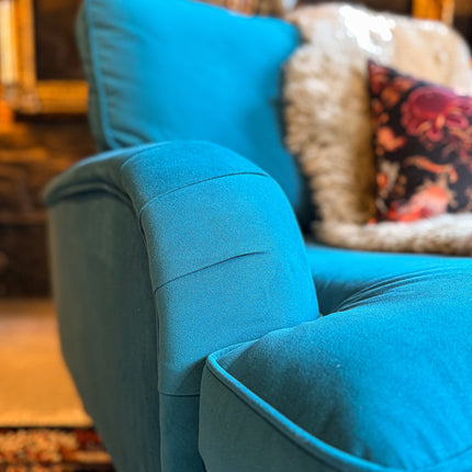 Darcey in Trinity Velvet