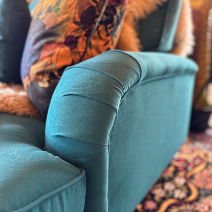 Darcey in Trinity Velvet