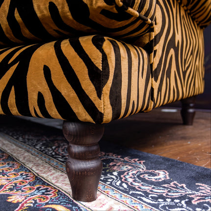 Dopamine RHF Chaise Sofa in Zebra Gold Stripe Velvet