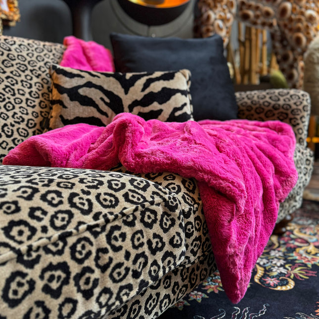 Throw Double Sided Faux Fur in Cerise Pink