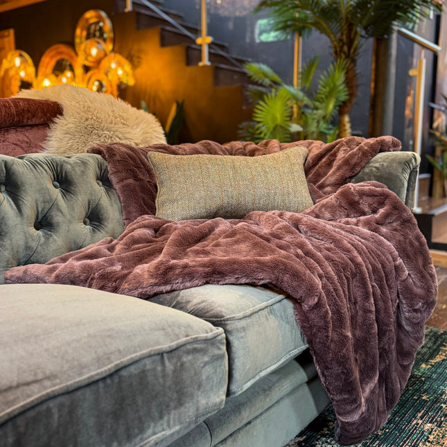 Throw Double Sided Faux Fur in Chocolate Brown