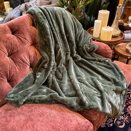 Double-Face Faux Fur Throw in Emerald