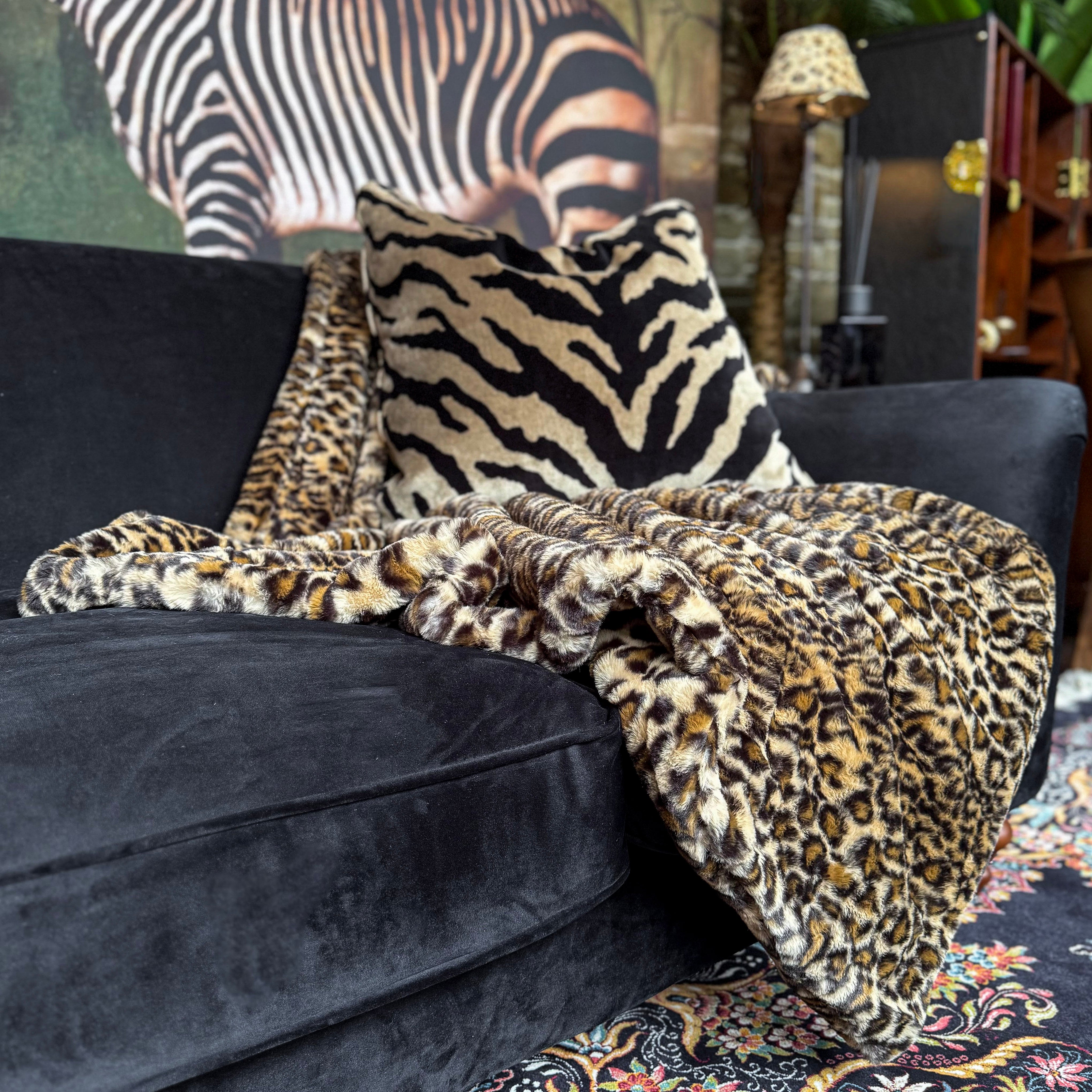 Decor – Vintage Sofa
