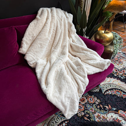 Throw Double Sided Faux Fur in Oyster