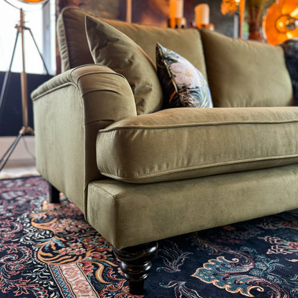 Darcey in Trinity Velvet