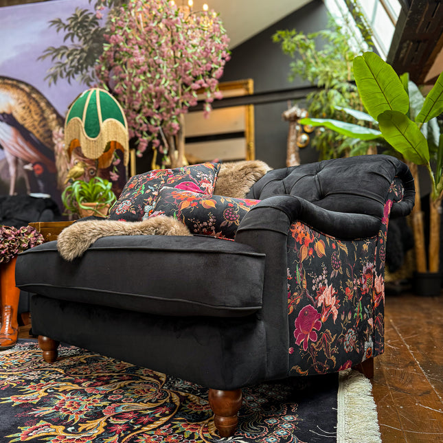 Eaton Chesterfield Snuggler Black Ebony Fantasia Floral