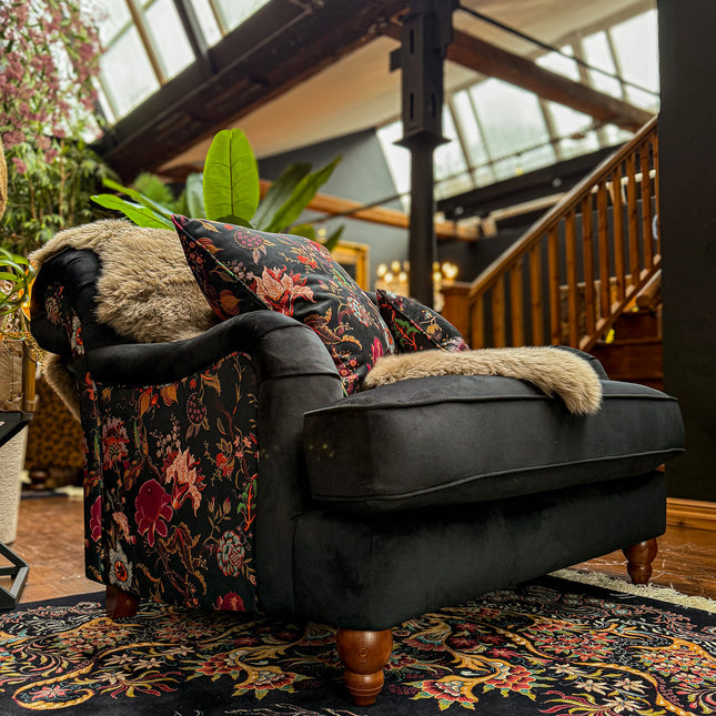 Eaton Chesterfield Snuggler Black Ebony Fantasia Floral