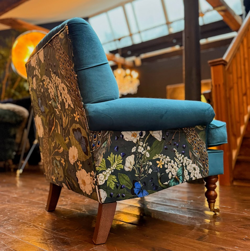 Harvard Chesterfield Armchair in Peacock Teal Velvet – Vintage Sofa