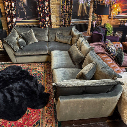 Haven in Opulence Velvet
