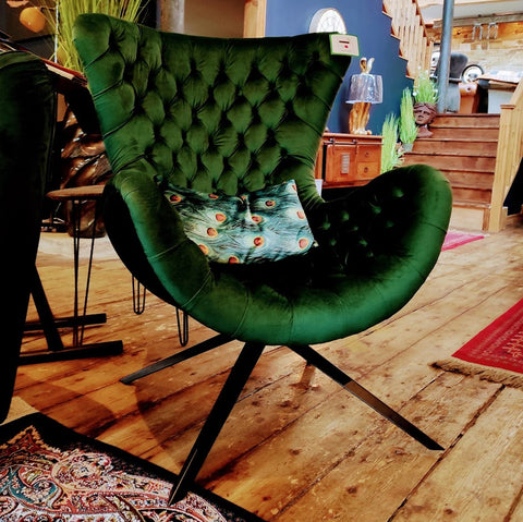 Accent Buttoned Egg Chair in Emerald Green Velvet