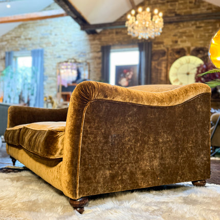 Lamour by Spink & Edgar in Orchid Velvet