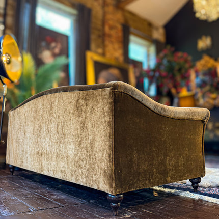 Lamour by Spink & Edgar in Orchid Velvet