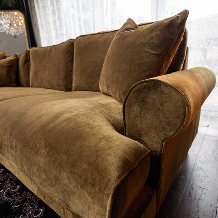 Dopamine in Opulence Velvet