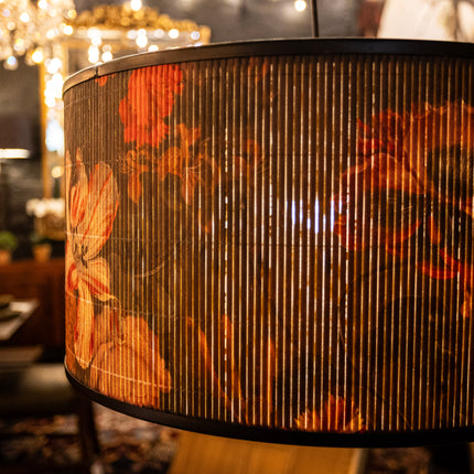 Large Yangzte Bamboo Floral Pendant with Black Edging