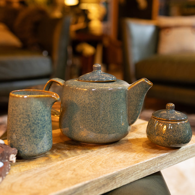 Obsidian Porcelain Tea Set