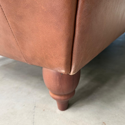 Oskar Italia Chesterfield 4 Seater Sofa in Saddle Leather - Factory Seconds