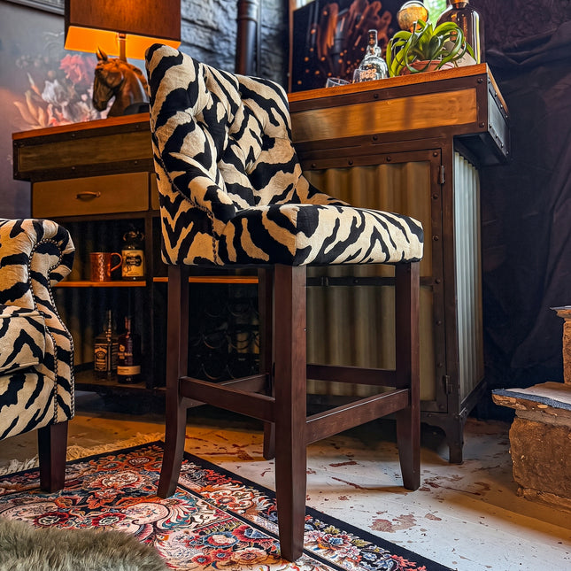 Oskar Bar Stool in Zebra Cream