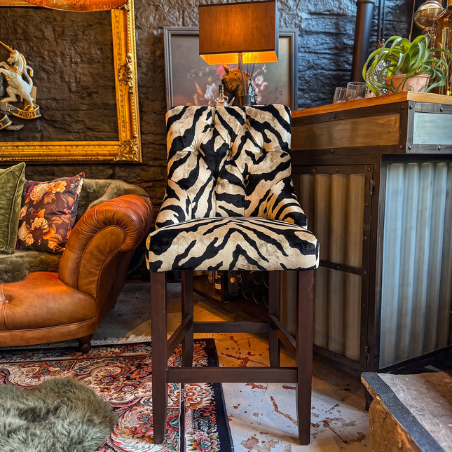 Oskar Bar Stool in Zebra Cream