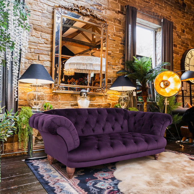 Oskar Italia Chesterfield in Plush Velvet