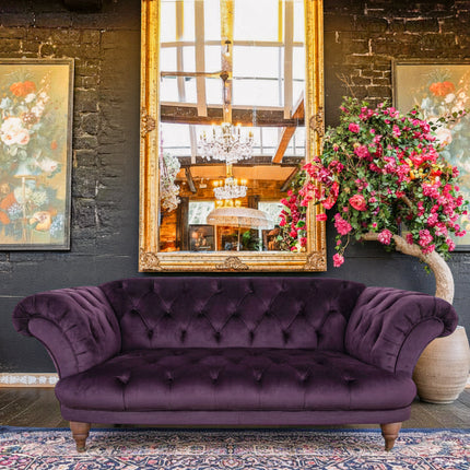 Oskar Italia Chesterfield in Plush Velvet