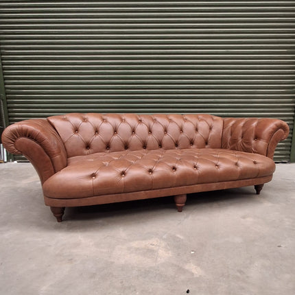 Oskar Italia Chesterfield 4 Seater Sofa in Columbus Leather - Factory Seconds