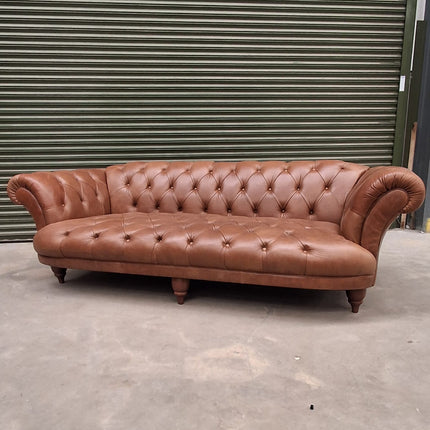 Oskar Italia Chesterfield 4 Seater Sofa in Columbus Leather - Factory Seconds