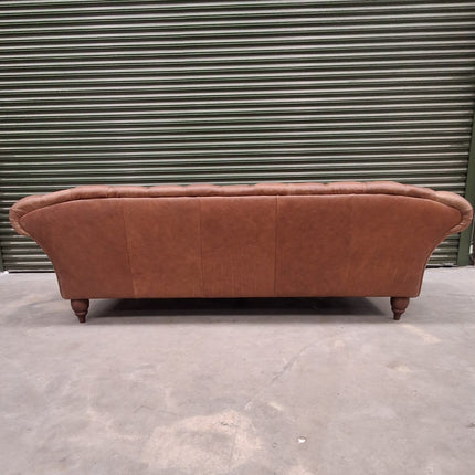 Oskar Italia Chesterfield 4 Seater Sofa in Columbus Leather - Factory Seconds