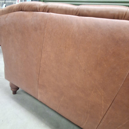Oskar Italia Chesterfield 4 Seater Sofa in Columbus Leather - Factory Seconds
