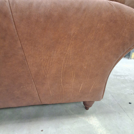 Oskar Italia Chesterfield 4 Seater Sofa in Columbus Leather - Factory Seconds