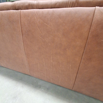 Oskar Italia Chesterfield 4 Seater Sofa in Columbus Leather - Factory Seconds