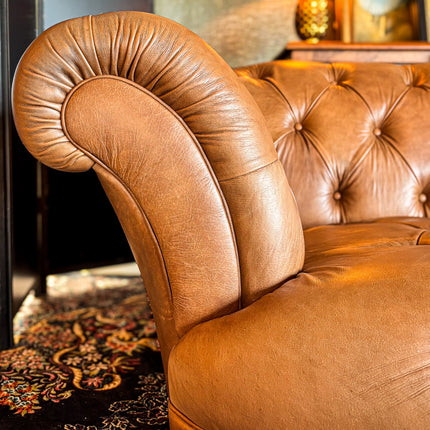 Oskar Italia Chesterfield in Arena Leather