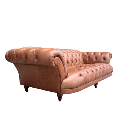 Oskar Italia Chesterfield in Arena Leather
