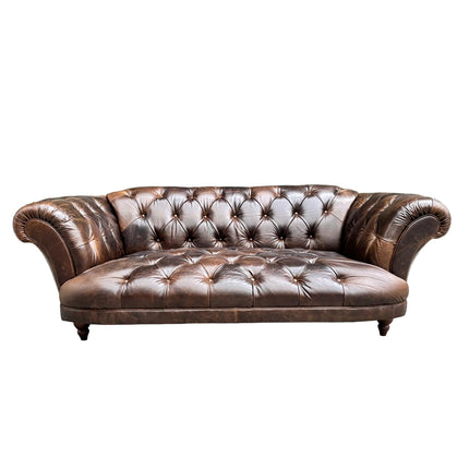 Oskar Italia Chesterfield in Columbus Leather