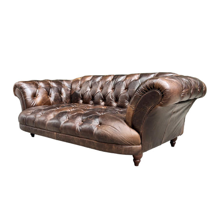 Oskar Italia Chesterfield in Columbus Leather