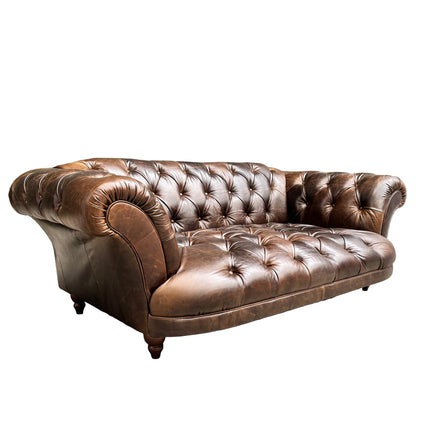 Oskar Italia Chesterfield in Columbus Leather