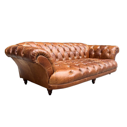 Oskar Italia Chesterfield in Columbus Leather