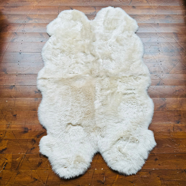 Sheepskin Rug In Cream Oyster - Quad