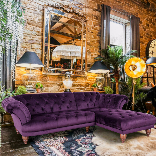 Oskar Italia Chesterfield in Plush Velvet