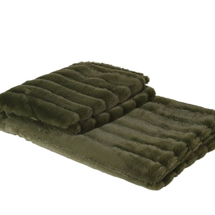 Throw Faux Fur in Ribbed Olive Green