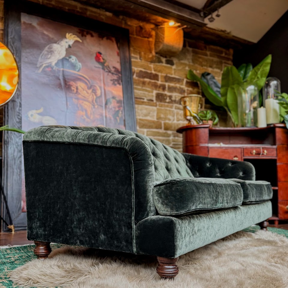 Dalmore by Tetrad in Orchid Velvet – Vintage Sofa